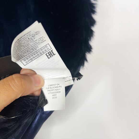 New Banana Republic Navy Blue Faux Fur Blocked Peppy Scarf Wrap Warm Winter - Picture 10 of 11